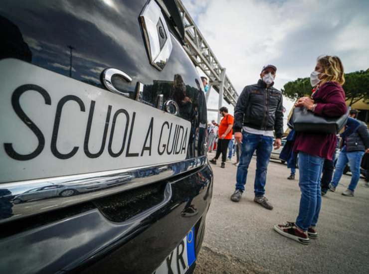 Patente a costo zero se fai tutto da privatista: ecco come funziona "che gioia"