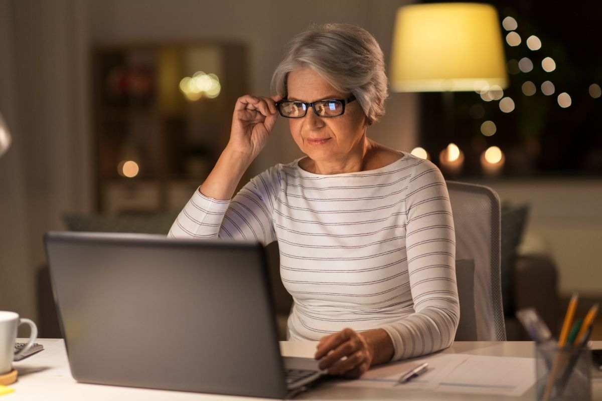 Lavorare dopo la pensione: cosa dice la legge?