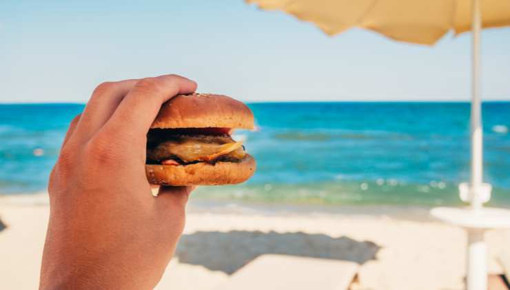 Multa per mangiare in spiaggia